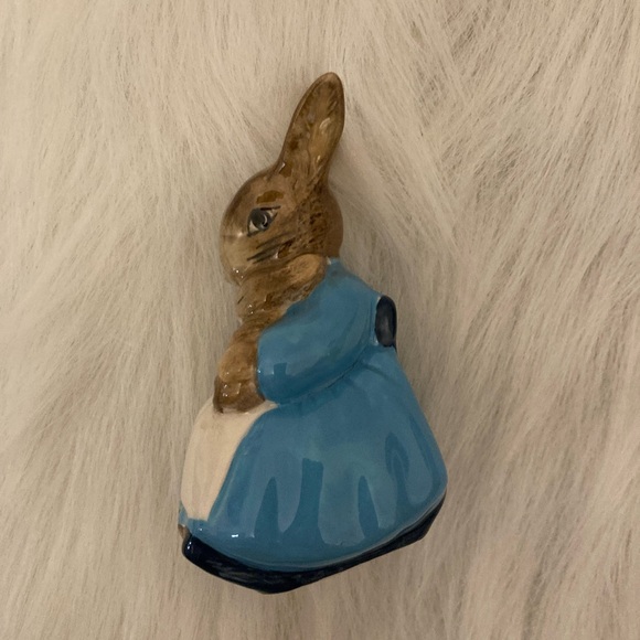 Royal Doulton Beatrix Potter “Mrs. Rabbit & Bunnies” - Picture 6 of 11